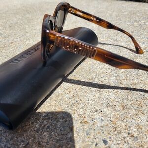 Women's Tortoiseshell Sunglasses with Logo-Detail Arms